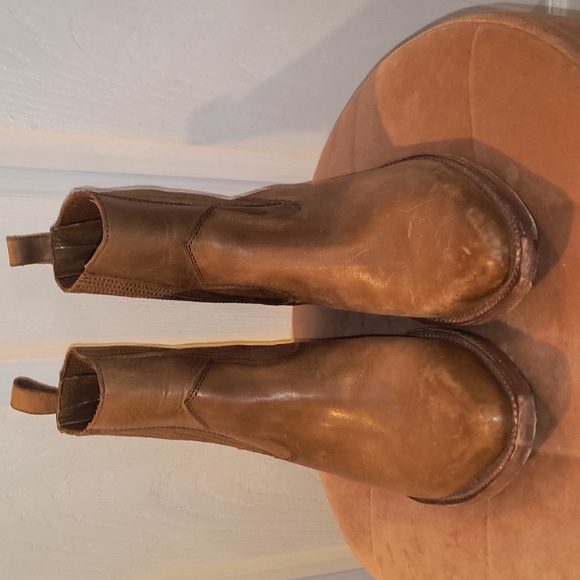 Frye Sacha Leather Chelsea Booties Size 8 - Picture 3 of 9